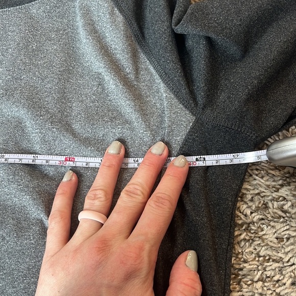 Spyder Active Long Sleeve Top Athletic Gray size Medium - Picture 12 of 12